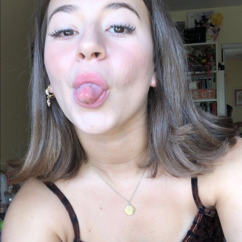 Hey ! I’m Fallon ﾟ☆